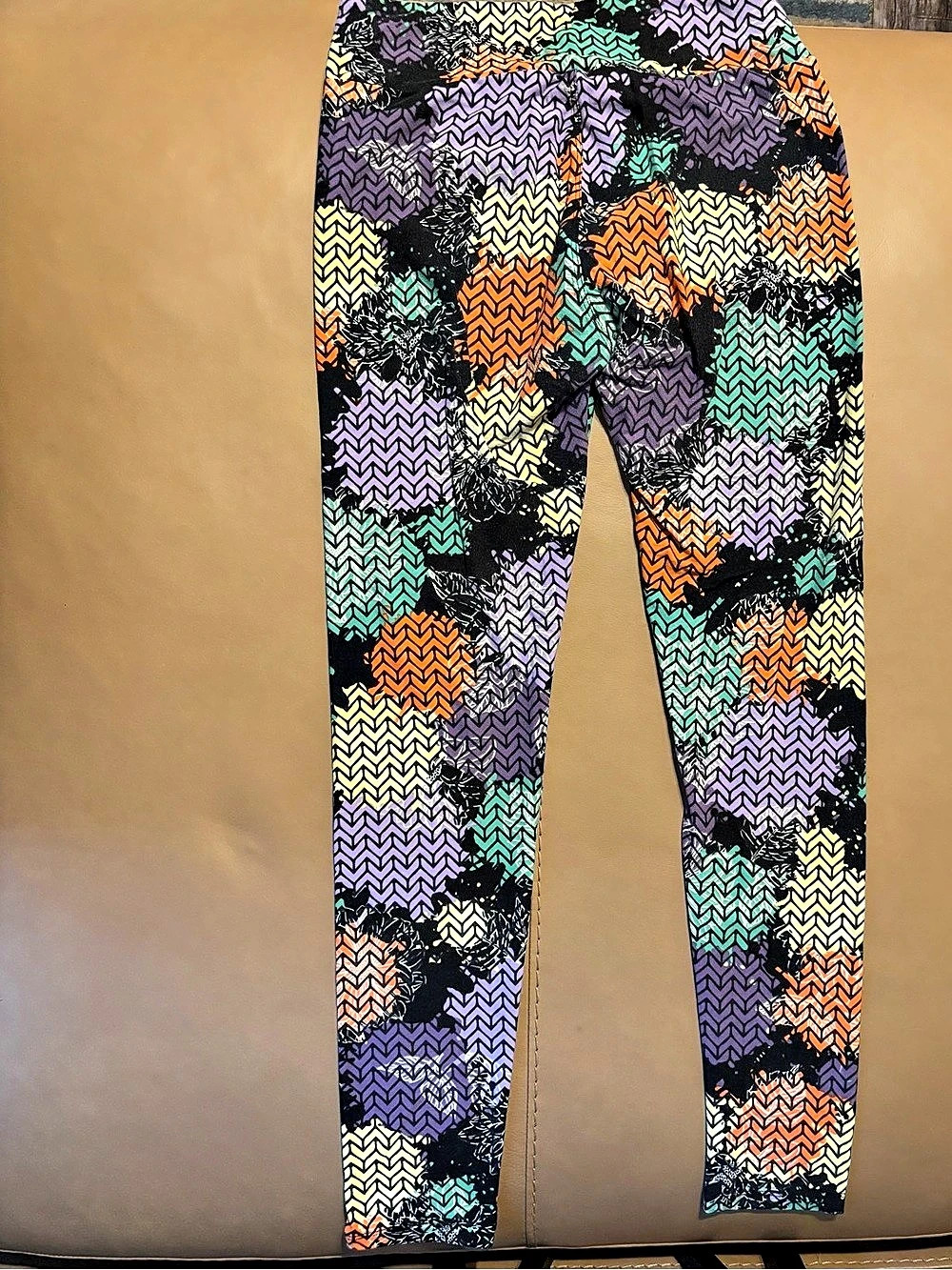 LuLaRoe Leggings Geometric Print Geometric Purple & Black